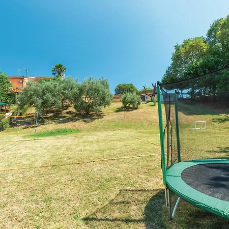 Cozy In With Outdoor Swimming Pool Holiday home Pula