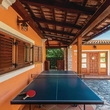 Holiday home Cozy In With Outdoor Swimming Pool Pula