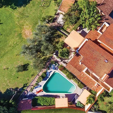Cozy In With Outdoor Swimming Pool Holiday home