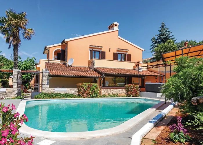 Beautiful In With Sauna Ferienhaus Pula