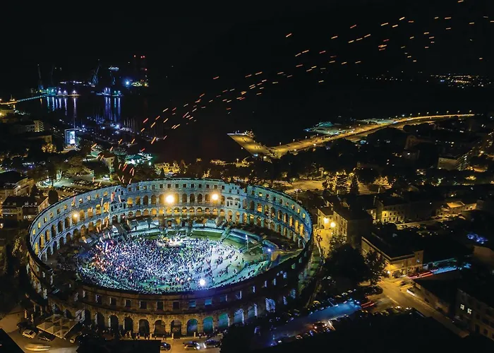 Ferienhaus Beautiful In With Sauna Pula