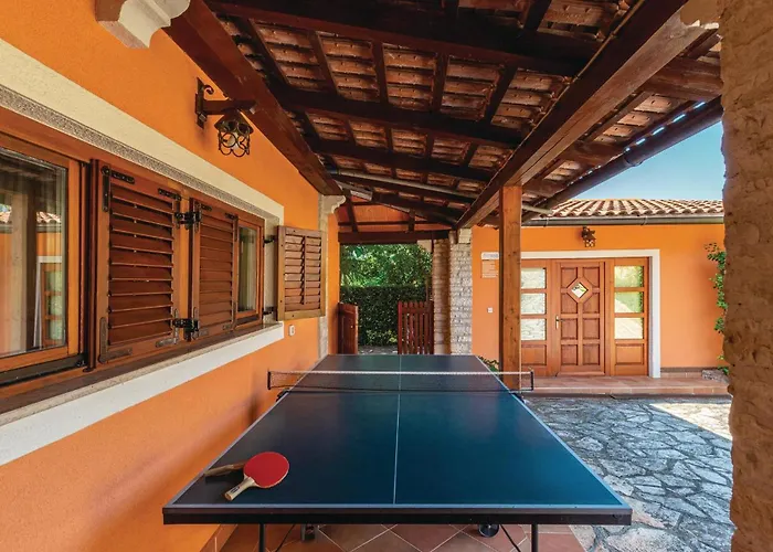 Ferienhaus Beautiful In With Sauna Pula