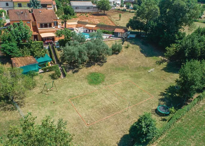 Beautiful In With Sauna Ferienhaus Pula